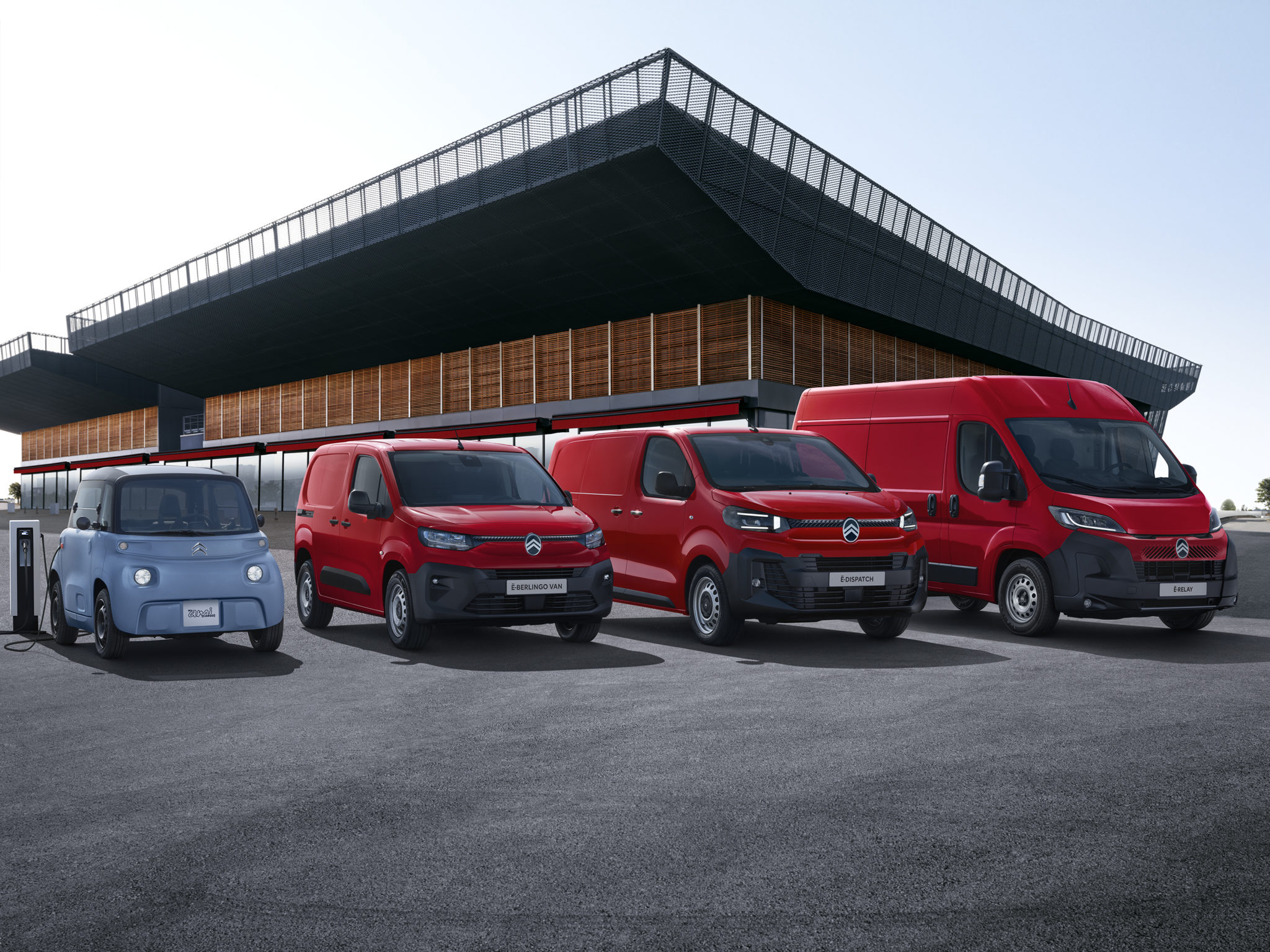 gta-mobilite-drome-ardeche-vaucluse-voitures-electriques-hybrides-location-courte-duree-vehicules-neufs-doccasion-voiture-suv-compact-ardeche-vehicule-electrique-en-Drome-et-en-Ardeche.jpg